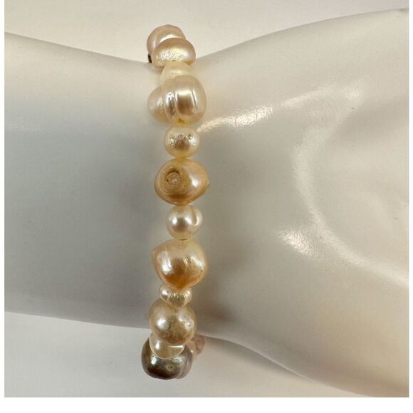 Pearl beaded  stretchy bracelet - Picture 8 of 10